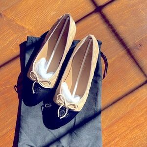 Brand new, never worn too wide. Please measure foot, heel to toe, Top Quality